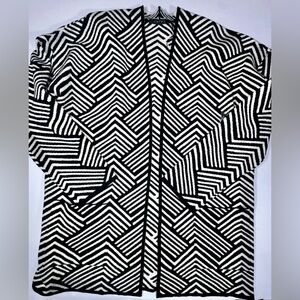 NWT CYRUS‎ Geometric Open Cardigan - available in medium and large